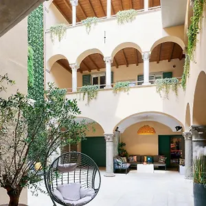 Rego - Boutique With Some Off-site In A Charming Historic District Close To Upper Town Appartamento
